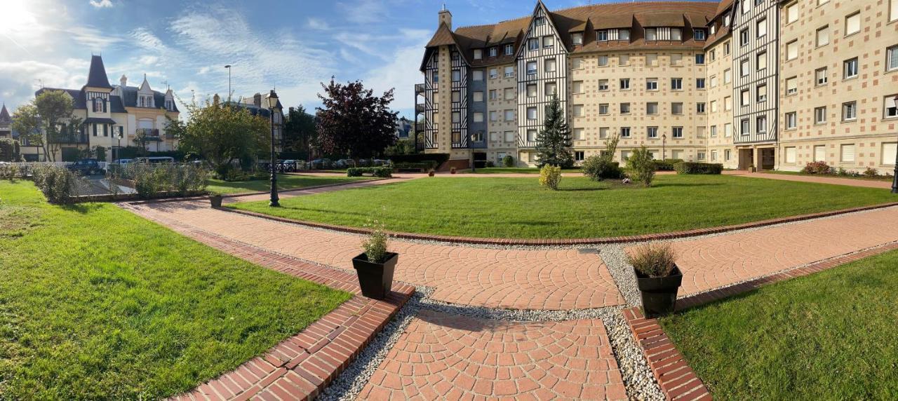 Le Deauvillais Deauville Eksteriør billede
